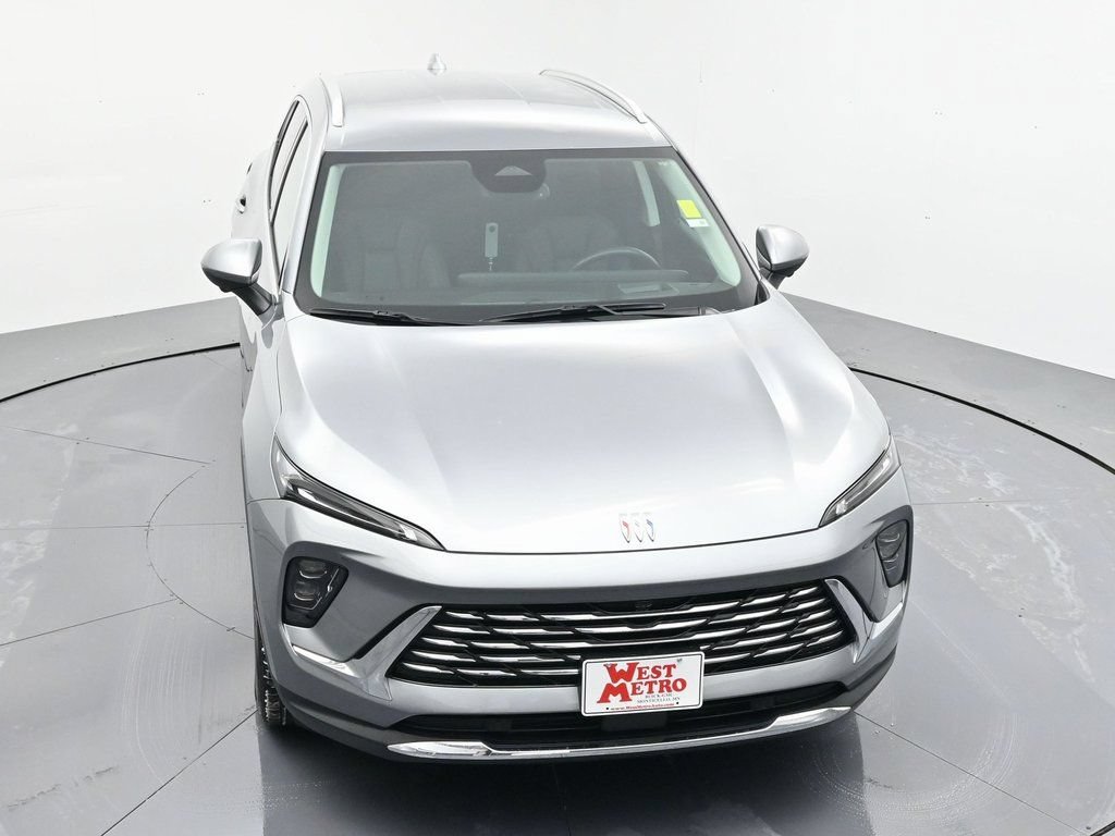 Used 2025 Buick Envision Preferred AWD/4WD image 4