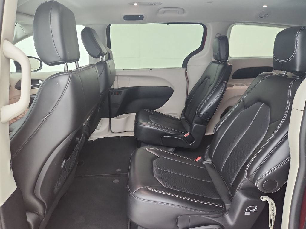 Used 2024 Chrysler Pacifica Touring-L FWD image 33