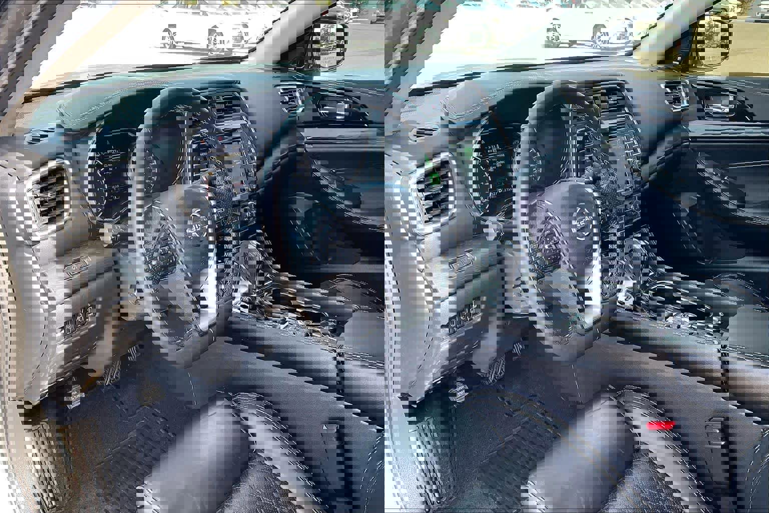 Used 2023 Nissan Maxima Platinum w/ Sport Mat Group FWD image 17