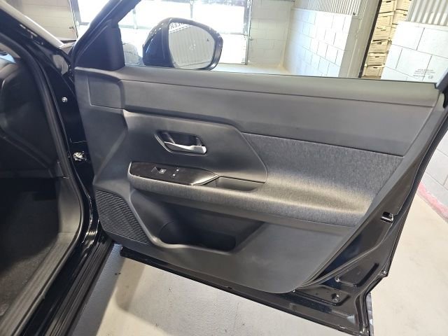 New 2026 Nissan Kicks SV image 25