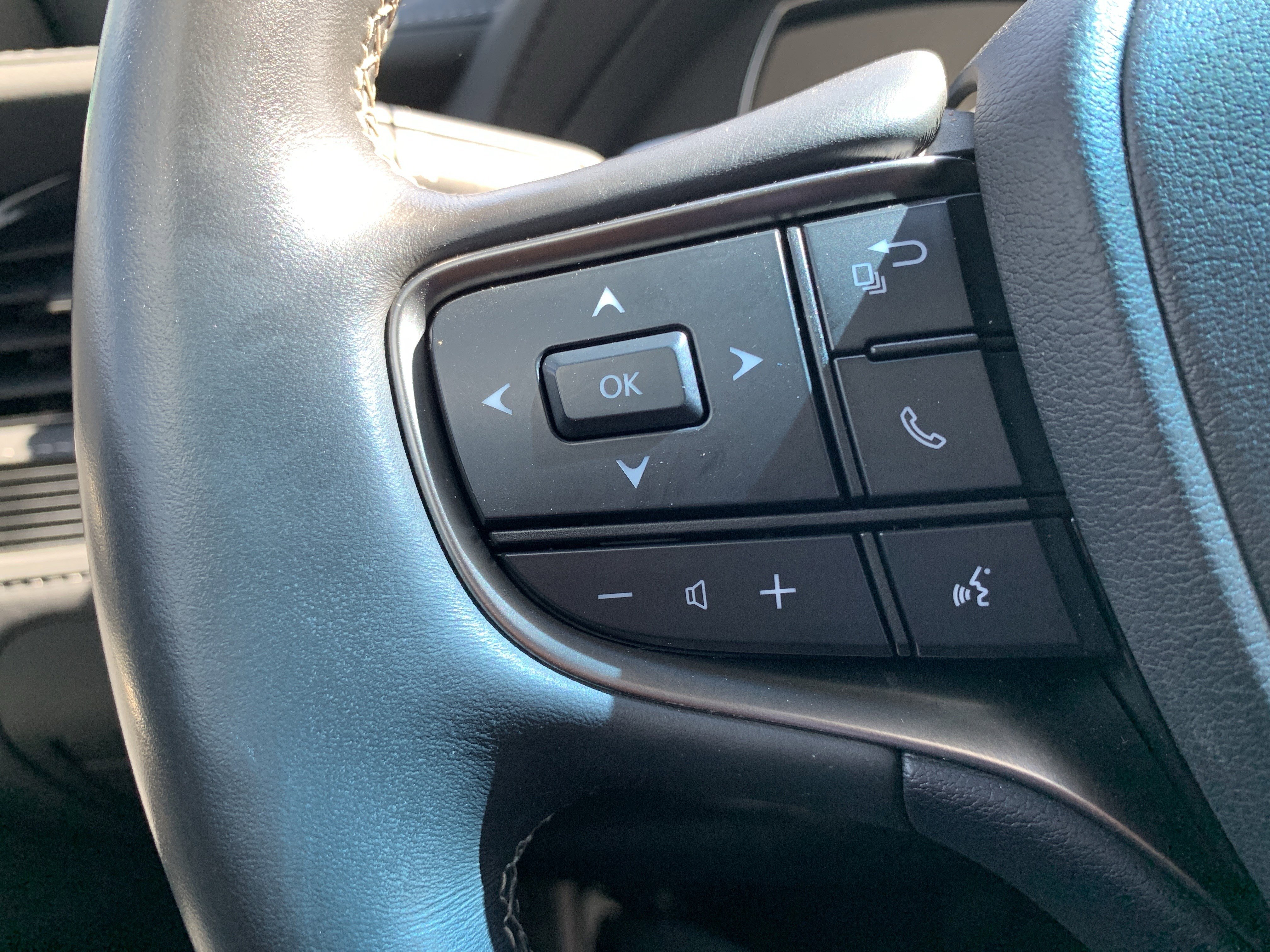 Used 2022 Lexus LS 500 500 w/ Accessory Package (Z2) image 19