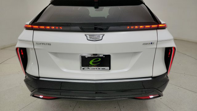 Used 2025 Cadillac Lyriq Luxury w/ LPO, Floor Liner Package RWD image 28