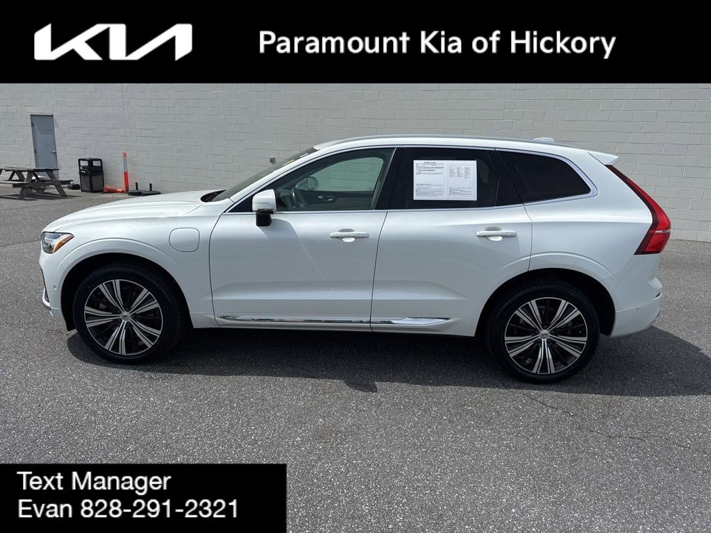 Used 2022 Volvo XC60 T8 Inscription image 4