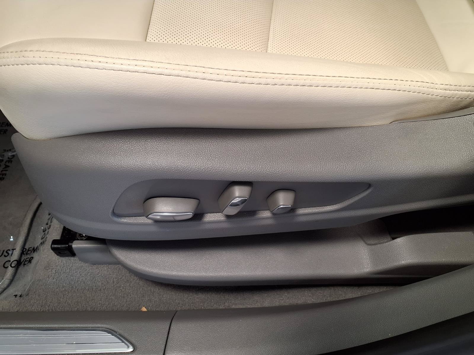 Certified 2025 Cadillac XT5 Premium Luxury FWD image 22