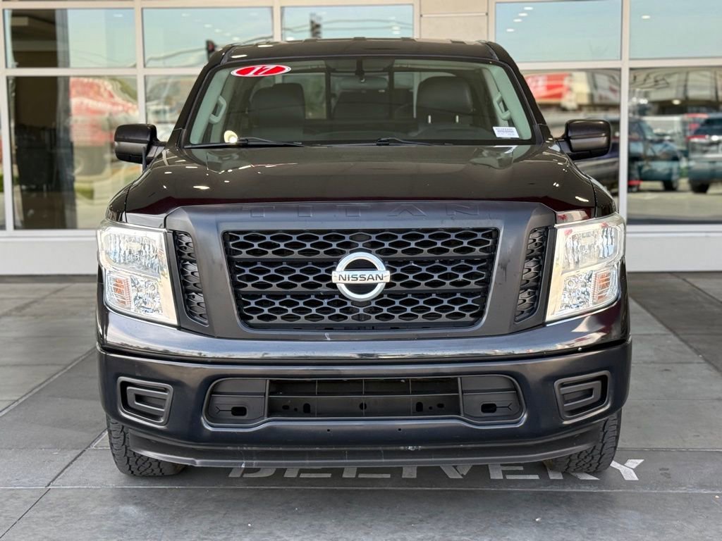 Used 2017 Nissan Titan S image 4