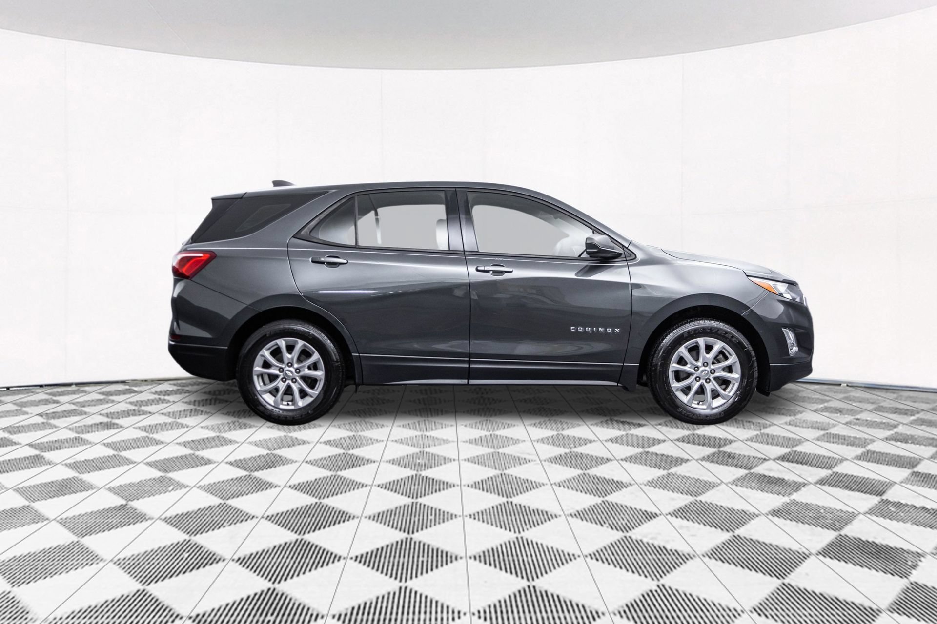 Used 2018 Chevrolet Equinox LS FWD image 13