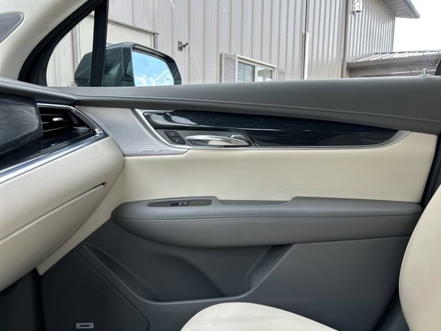 Used 2023 Cadillac XT6 Premium Luxury w/ Technology Package AWD/4WD image 45