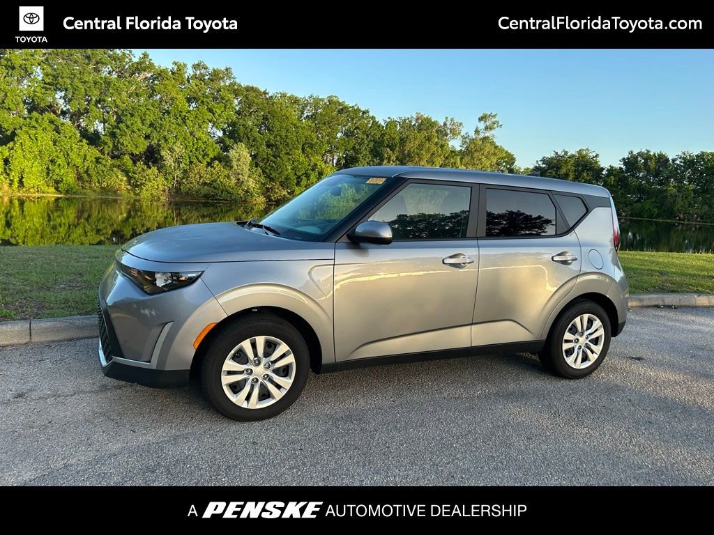 Used 2025 Kia Soul LX image 1