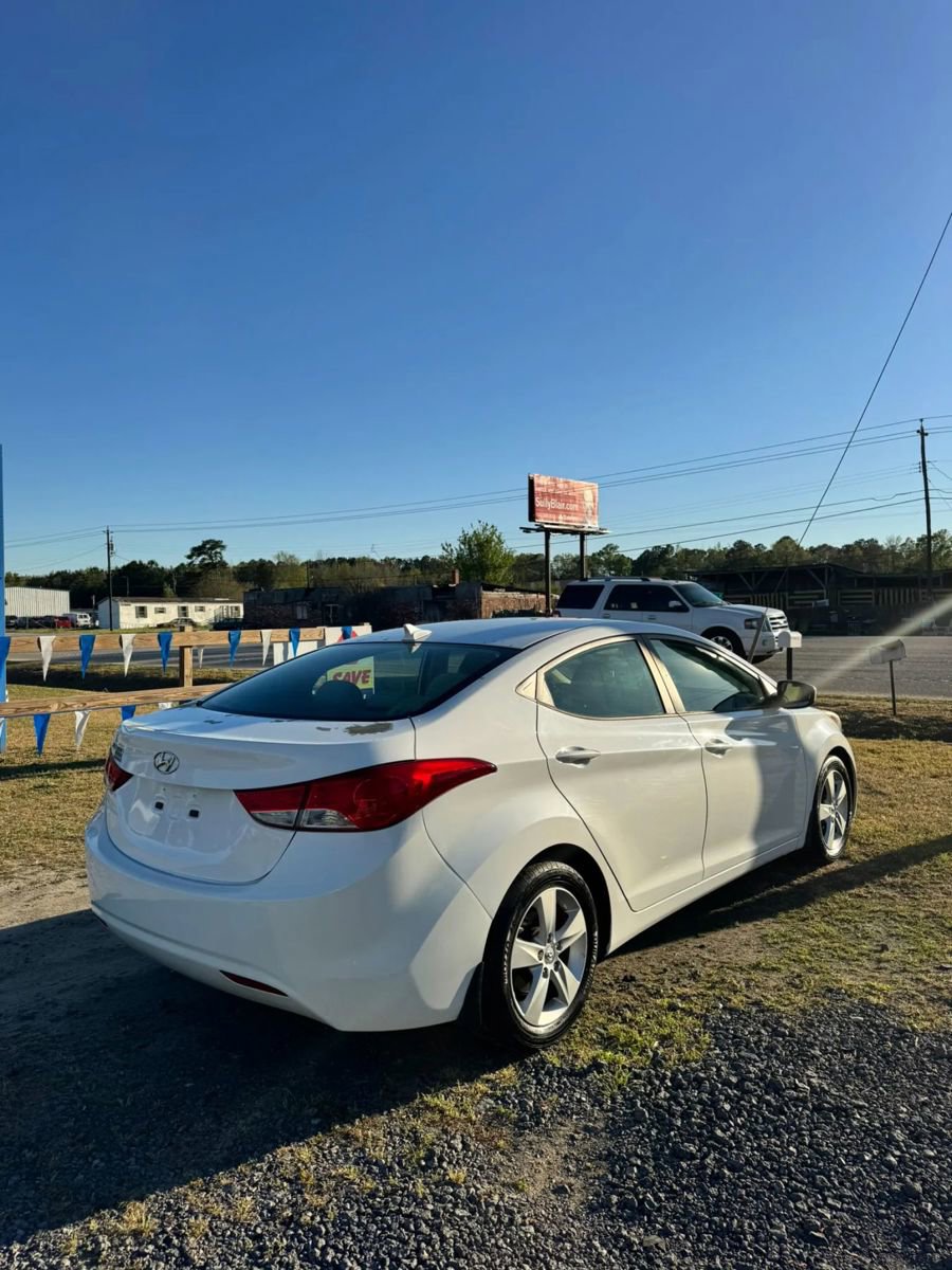 Used 2013 Hyundai Elantra GLS image 9