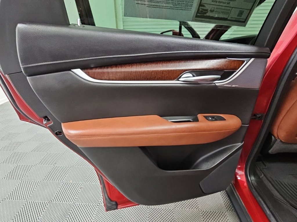 Used 2020 Cadillac XT5 Premium Luxury FWD image 37