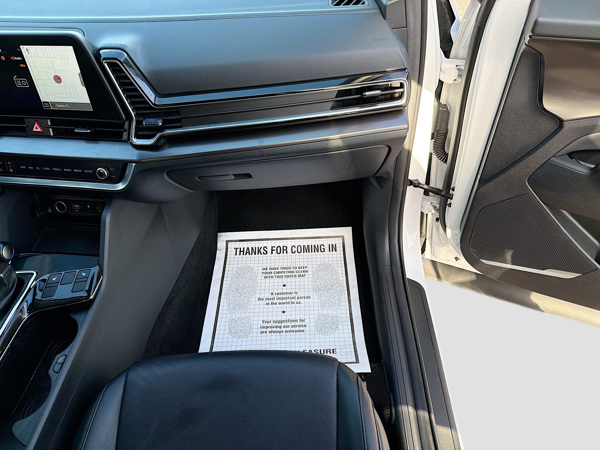 Used 2024 Kia Sportage EX FWD image 17