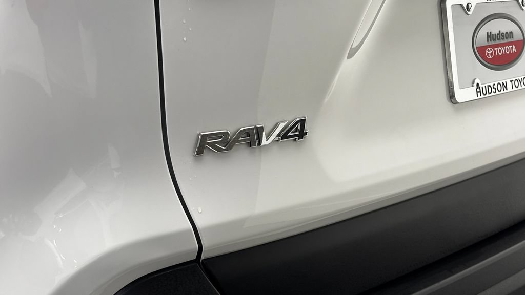 Used 2024 Toyota RAV4 LE AWD/4WD image 7