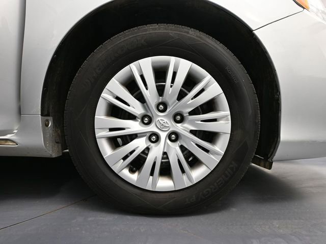 Used 2012 Toyota Camry LE FWD image 14