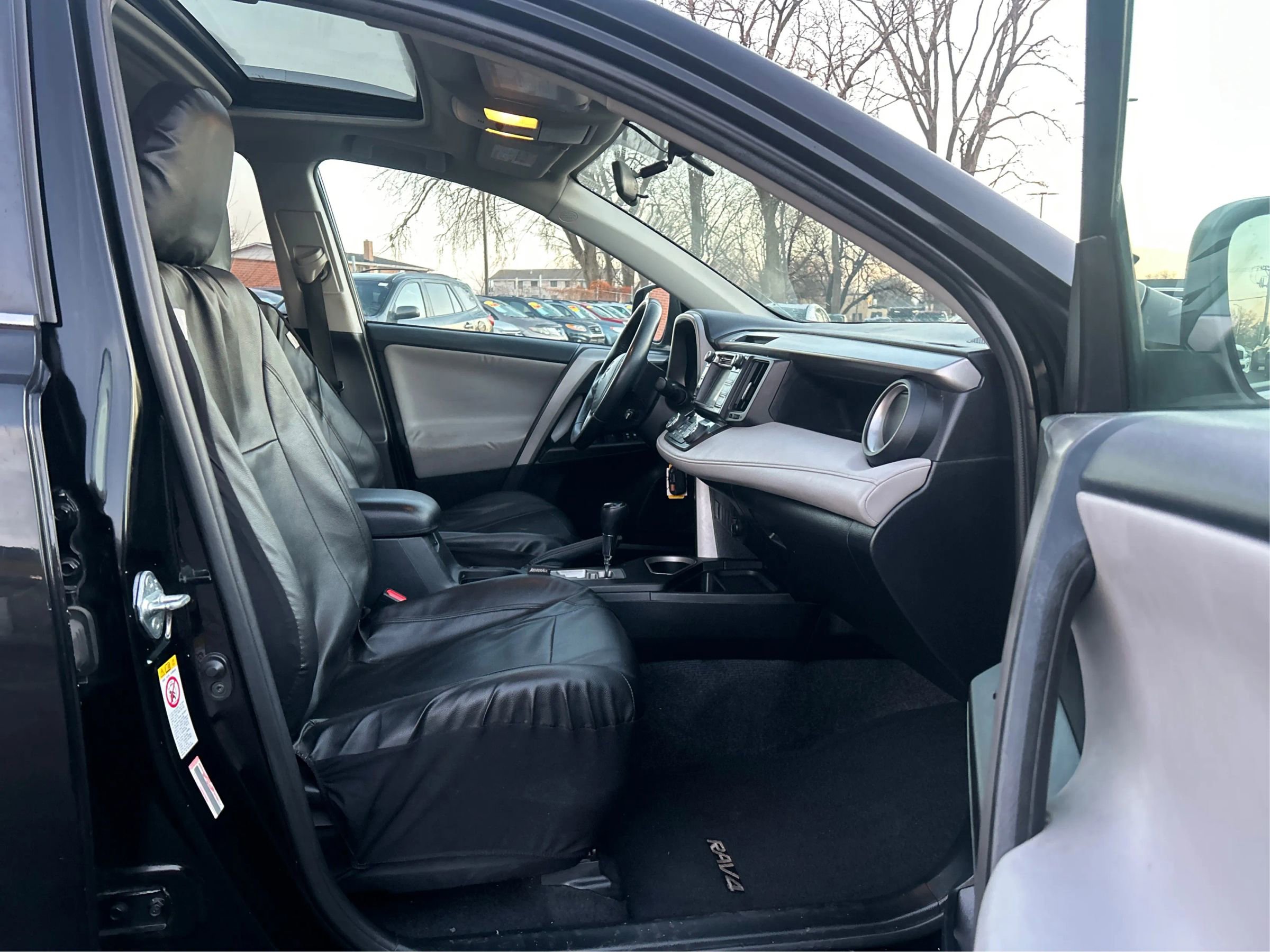 Used 2016 Toyota RAV4 XLE image 24