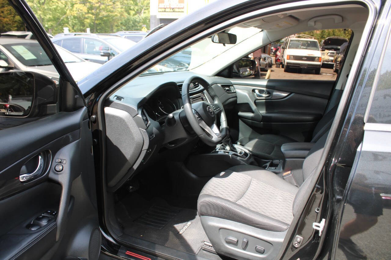 Used 2019 Nissan Rogue SV image 23