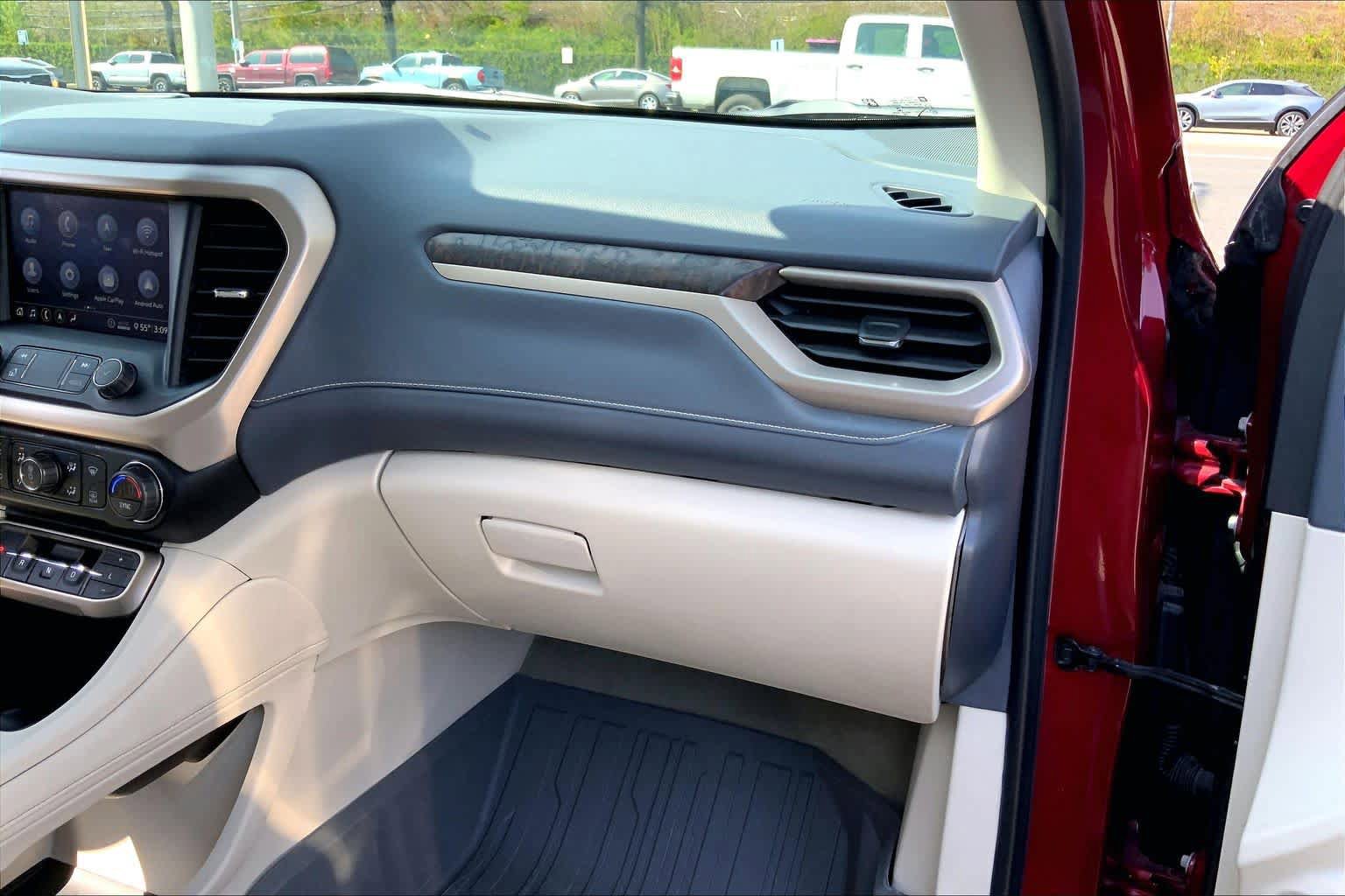 Used 2020 GMC Acadia Denali AWD/4WD image 17
