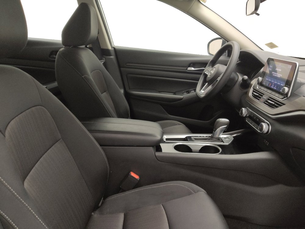 Used 2024 Nissan Altima 2.5 SV image 21