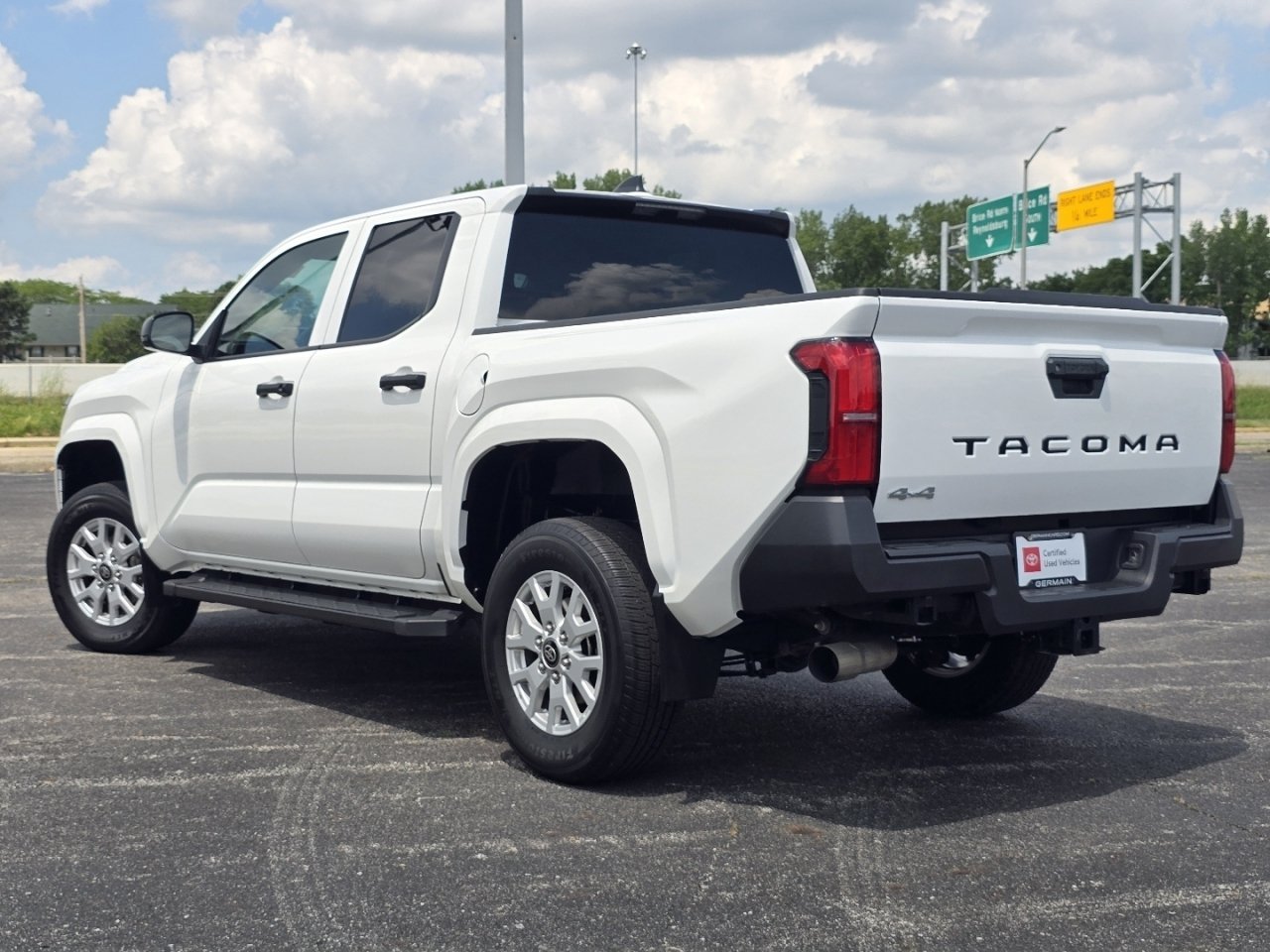 Certified 2024 Toyota Tacoma SR AWD/4WD image 12