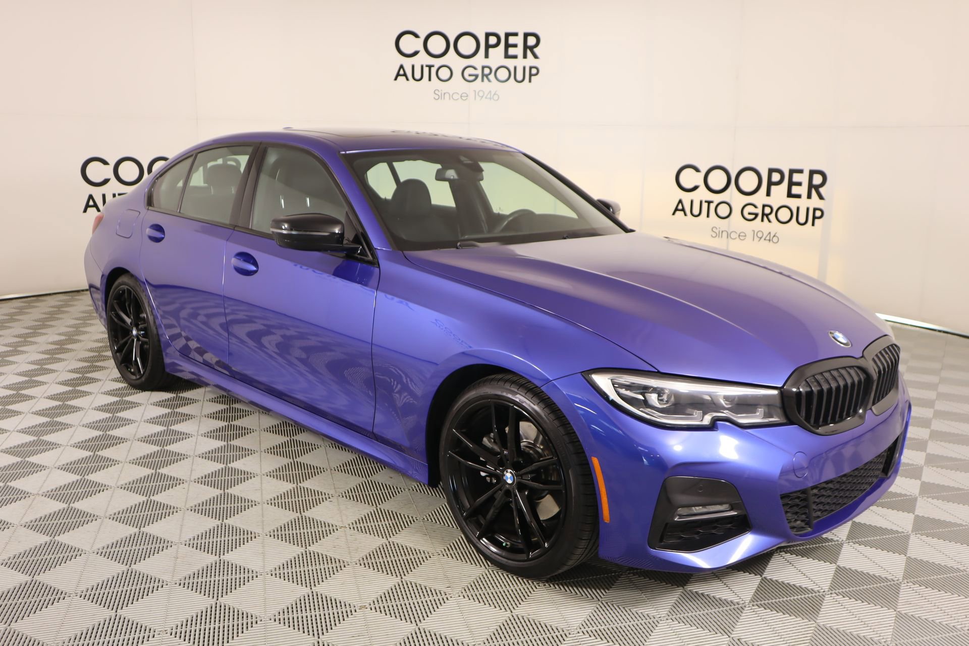 Used 2021 BMW 330i xDrive Sedan w/ M Sport Package image 1
