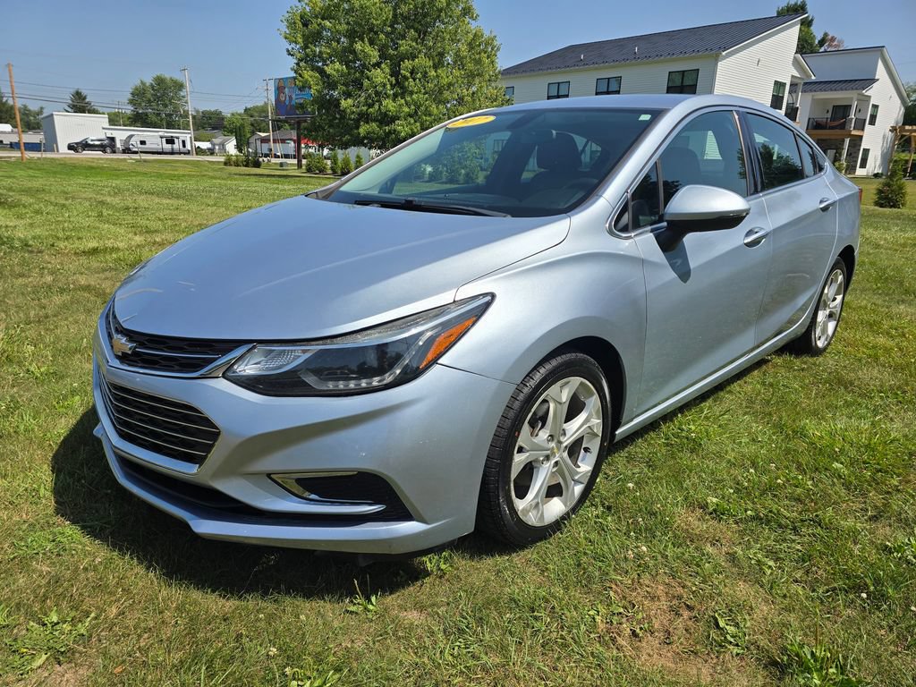 Used 2017 Chevrolet Cruze Premier FWD image 3