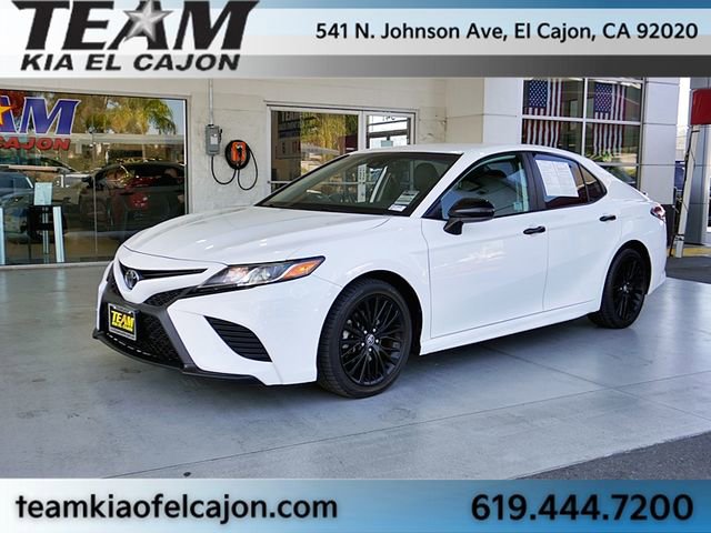 Used 2020 Toyota Camry SE w/ Carpet Mat Package image 5