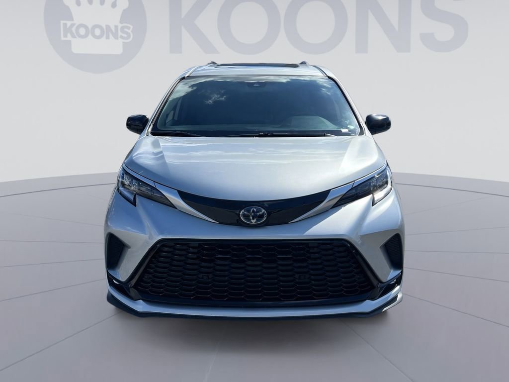 Used 2023 Toyota Sienna XSE w/ XSE Plus Package AWD/4WD image 11