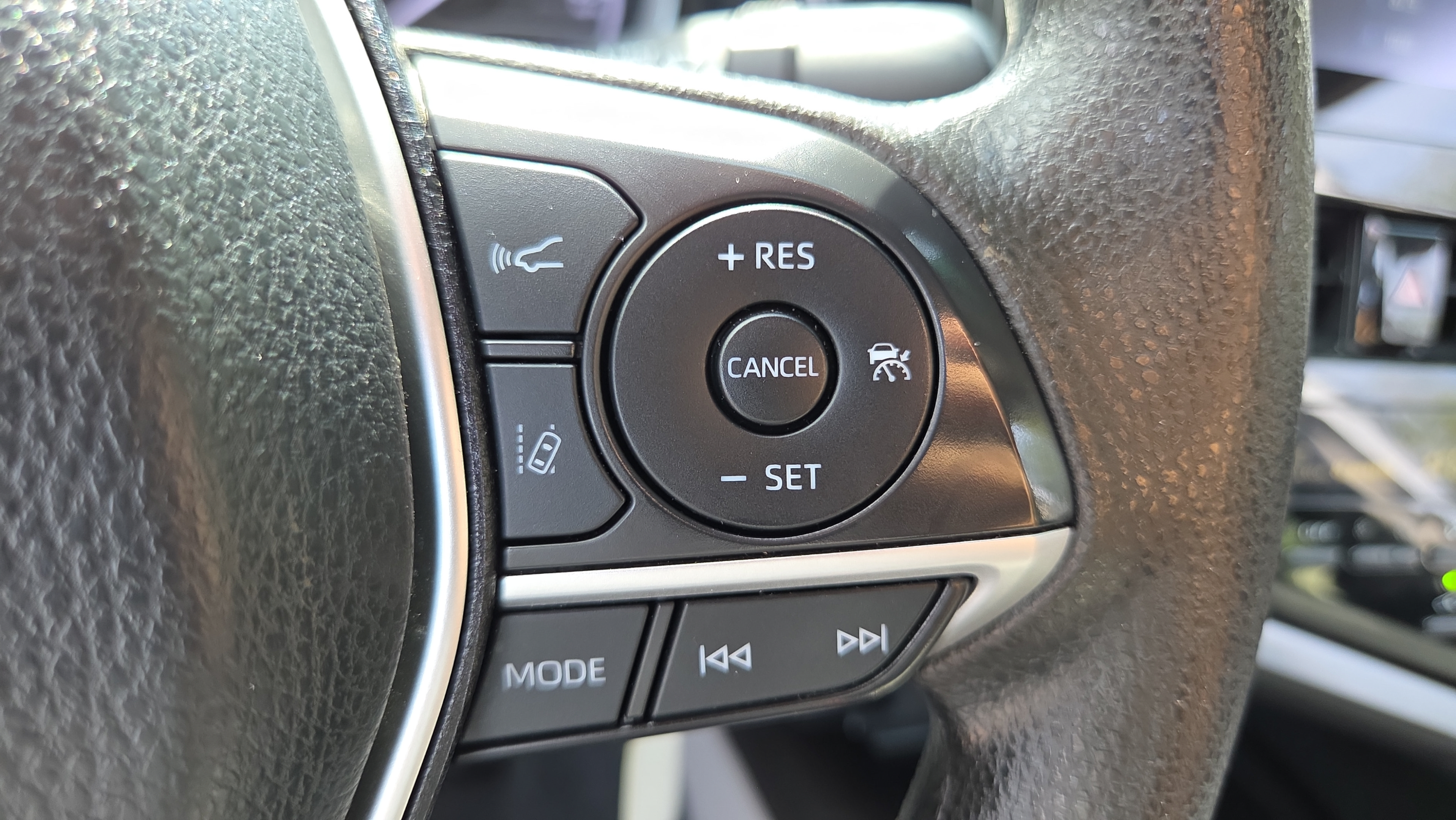 Used 2024 Toyota Camry LE FWD image 24