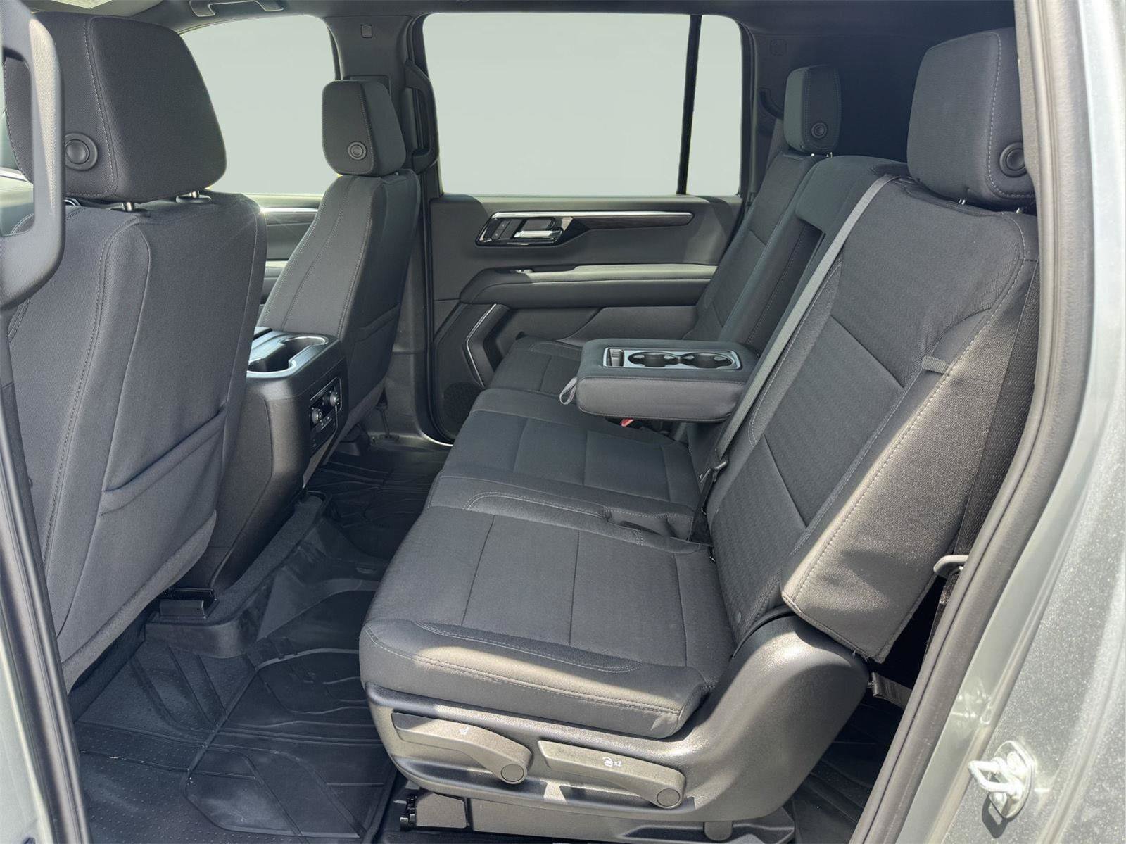 Used 2025 Chevrolet Suburban LS AWD/4WD image 63
