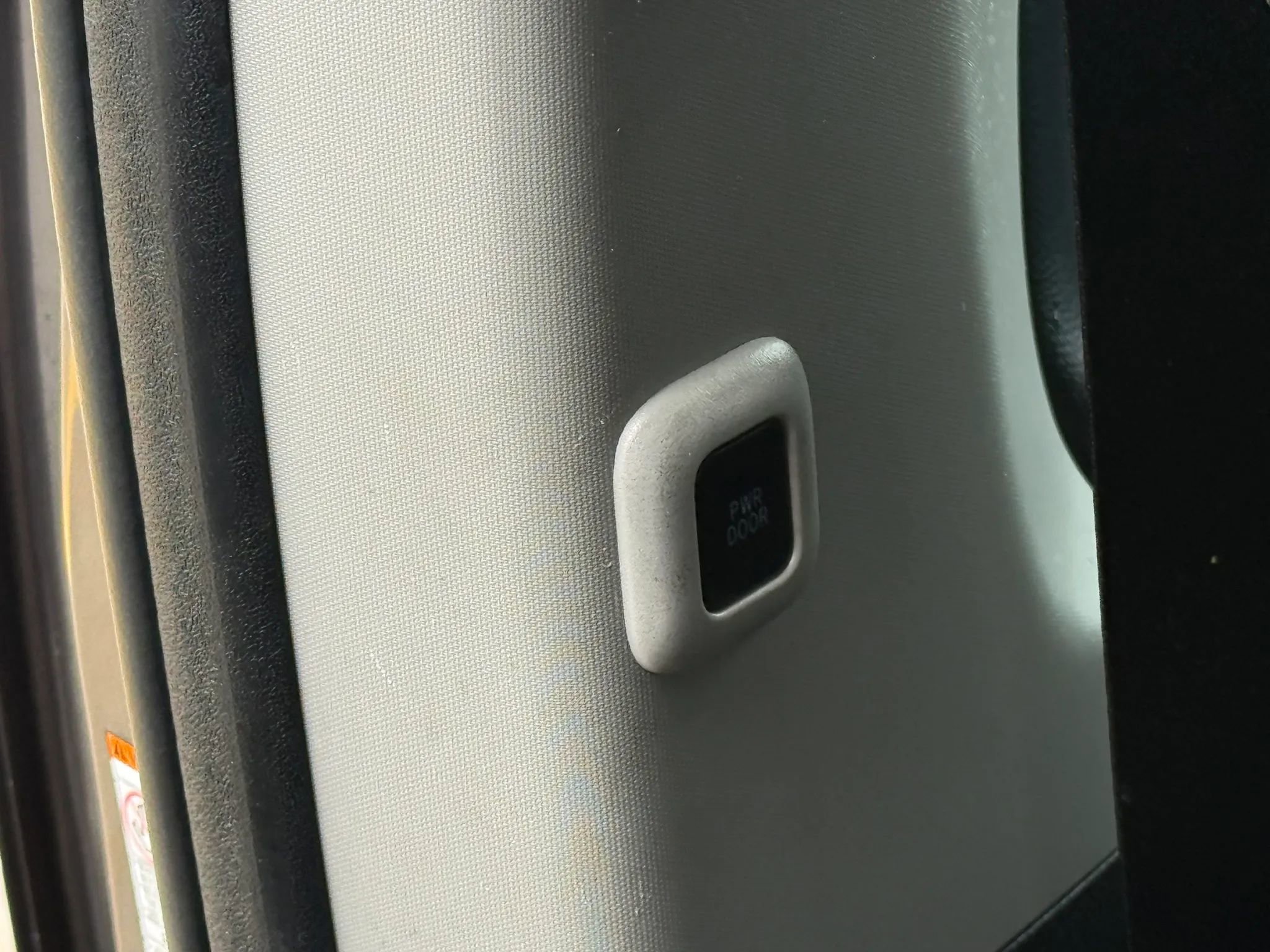 Used 2017 Toyota Sienna SE FWD image 23