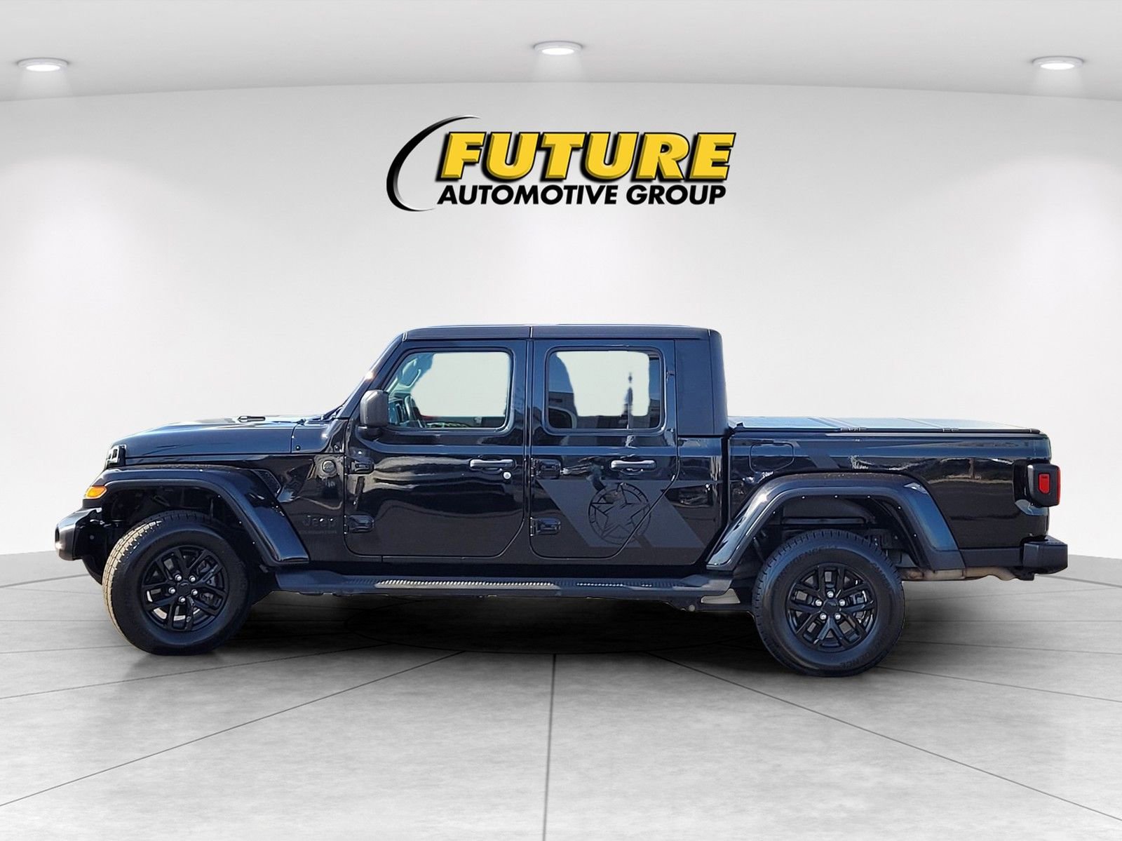Used 2022 Jeep Gladiator Sport image 8