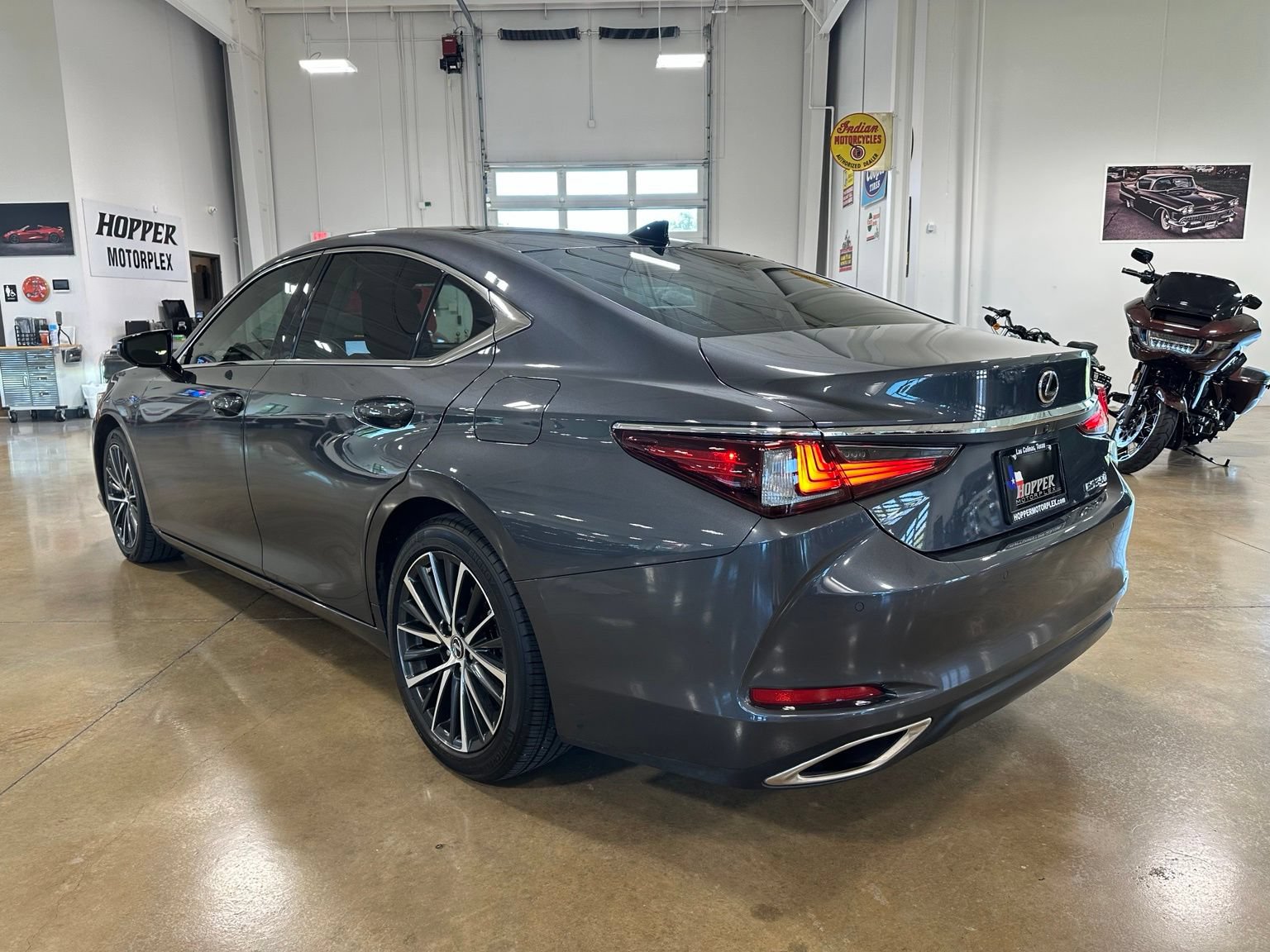 Used 2025 Lexus ES 350 w/ Premium Package FWD image 6