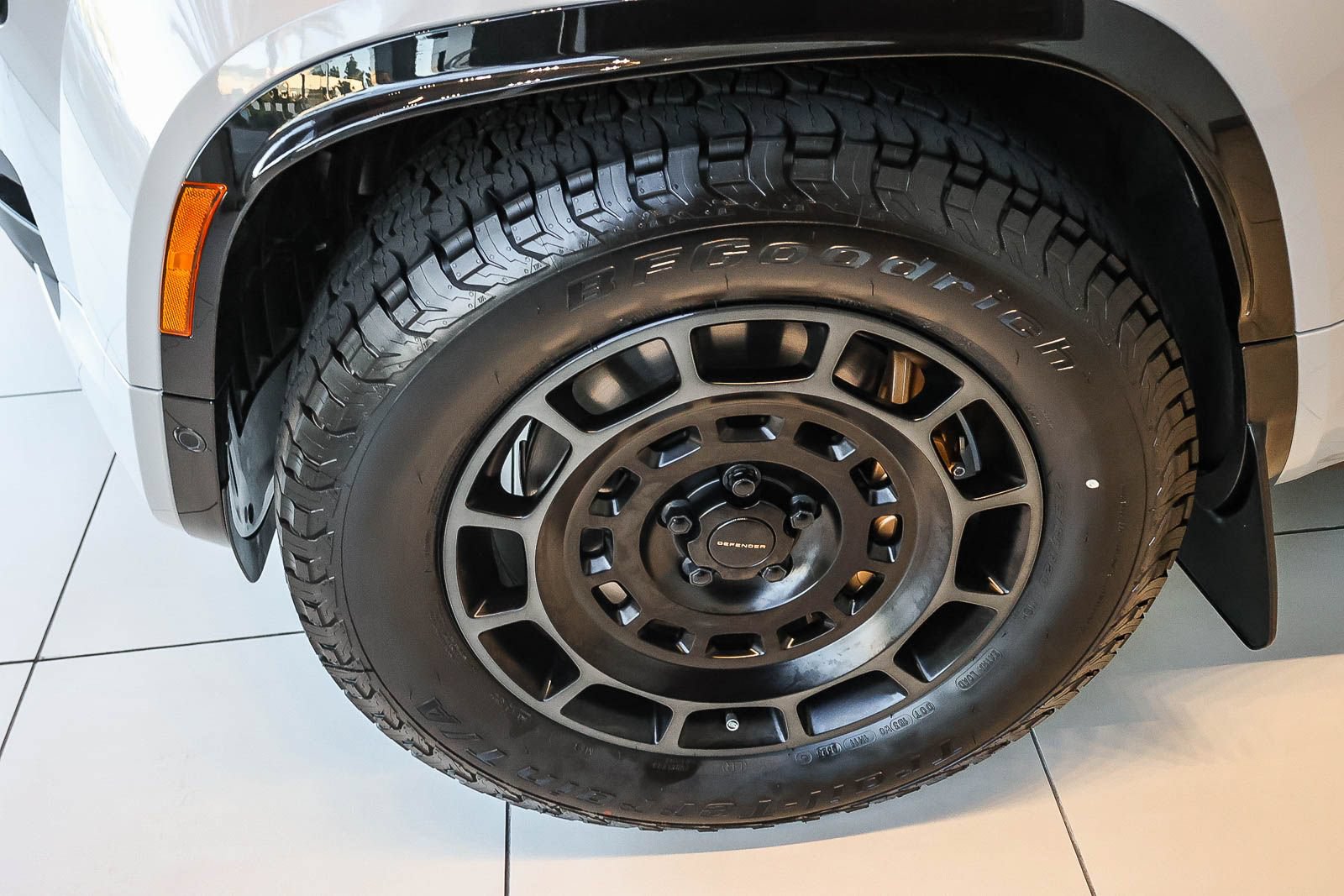 New 2026 Land Rover Defender 110 AWD/4WD image 9