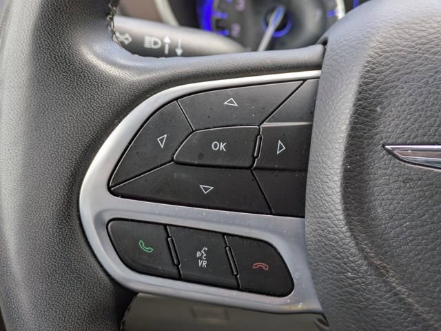 Used 2023 Chrysler Voyager LX image 31