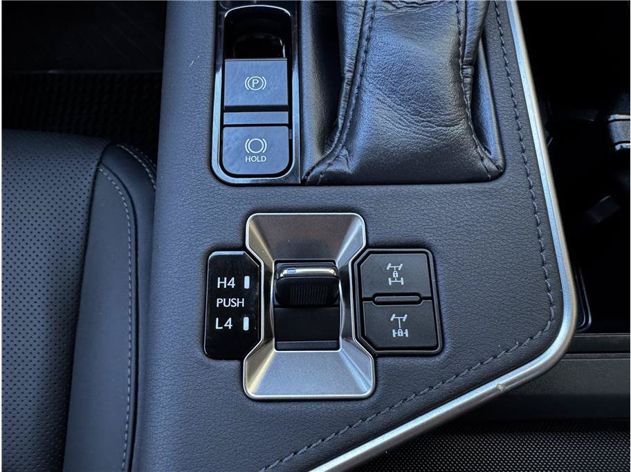 Used 2024 Lexus GX 550 AWD/4WD image 27