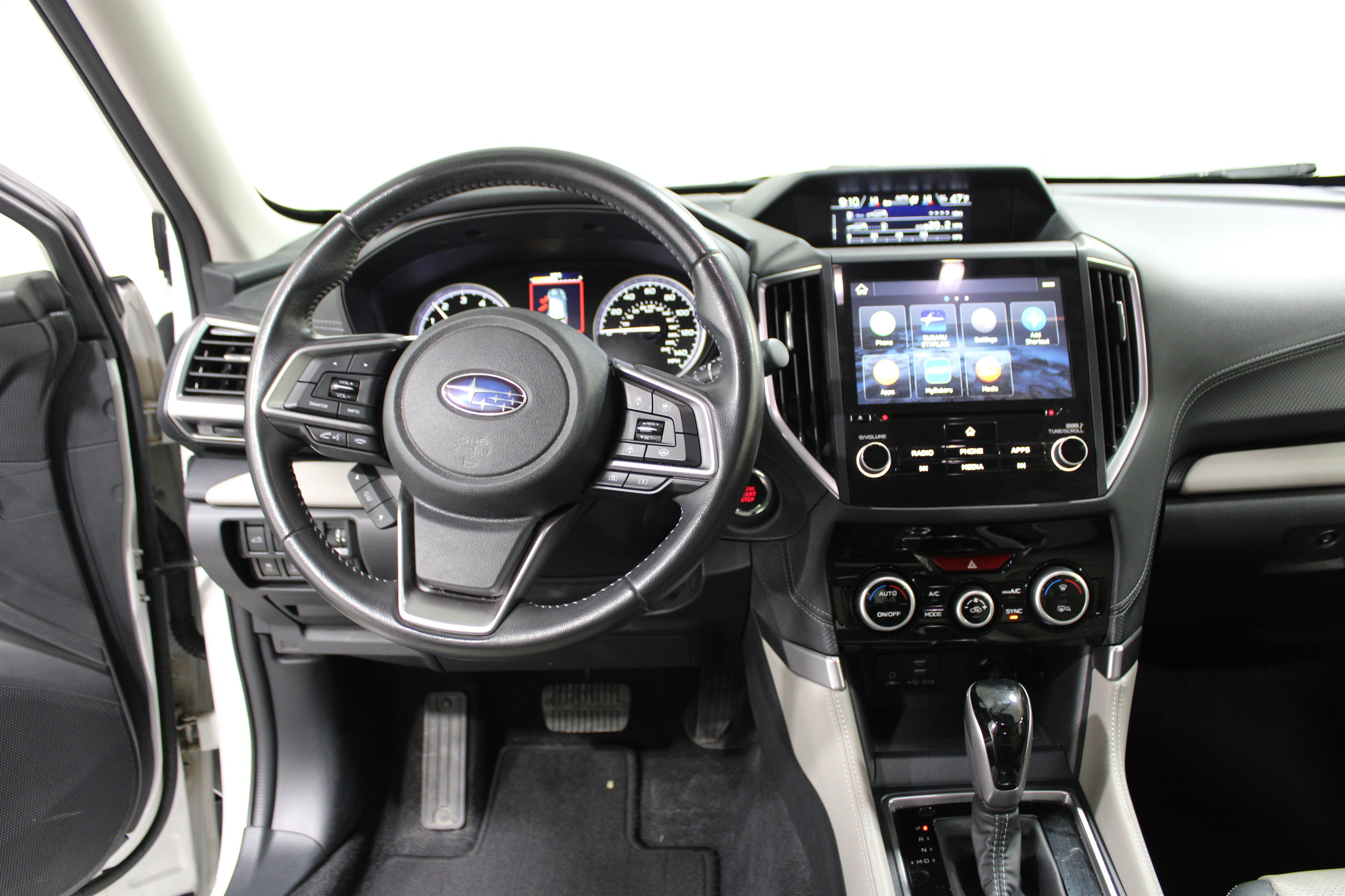 Used 2023 Subaru Forester Limited AWD/4WD image 2