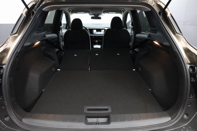 Used 2025 Nissan Kicks SV image 27