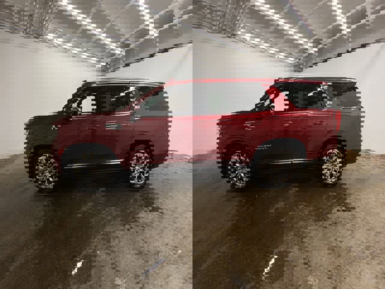 Used 2024 GMC Yukon Denali w/ Advanced Technology Package image 3