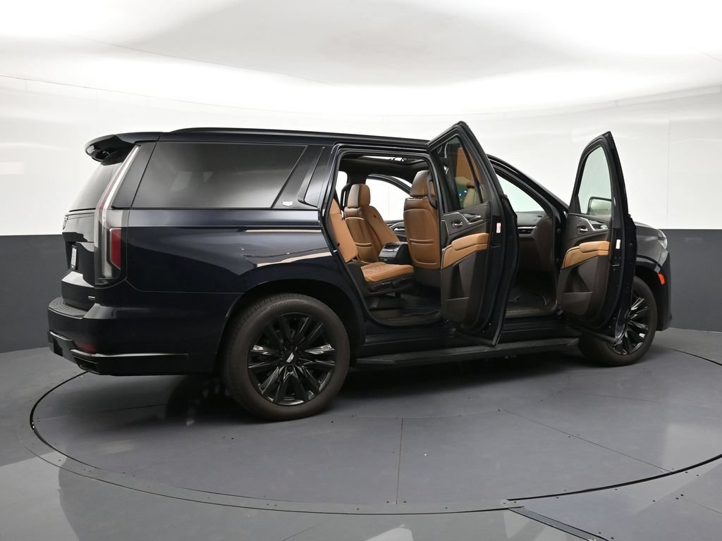 Used 2021 Cadillac Escalade Sport w/ Driver Assist Tech Package AWD/4WD image 32