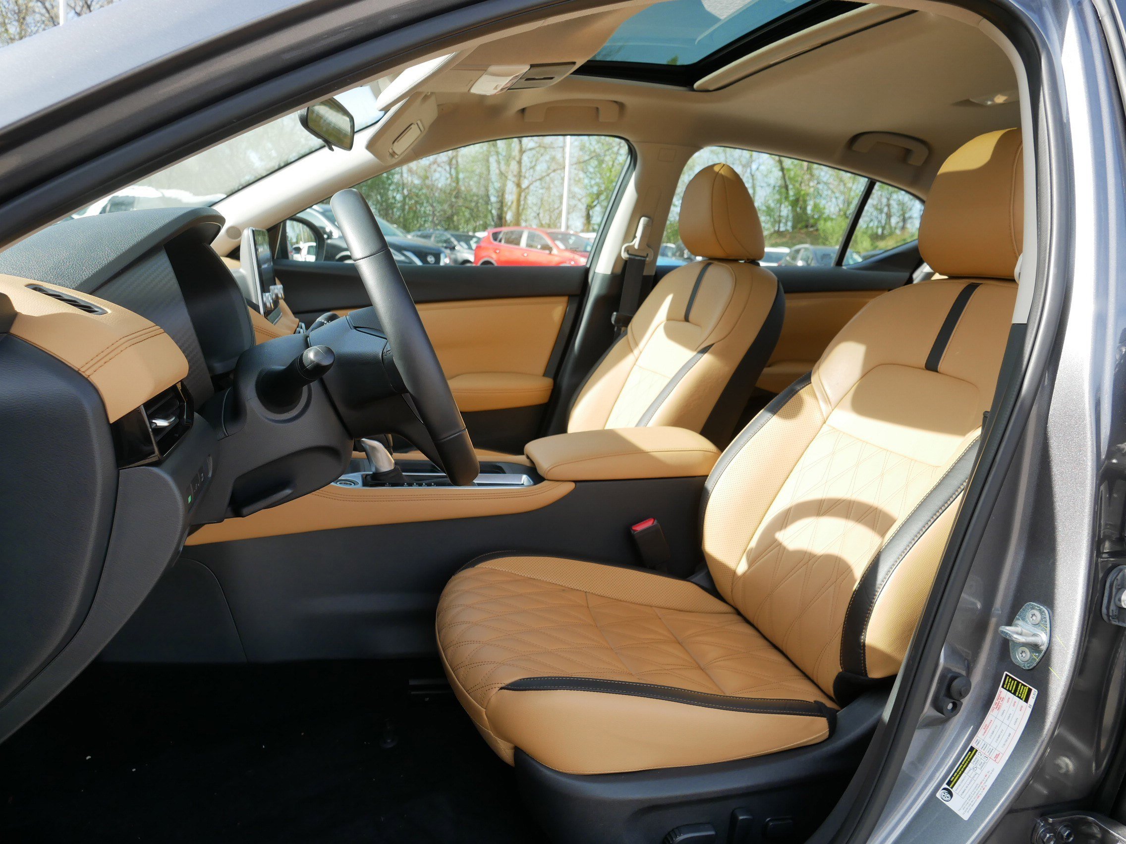 Certified 2025 Nissan Sentra SV w/ SV Premium Package FWD image 33