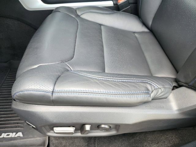 Certified 2024 Toyota Sequoia Platinum AWD/4WD image 18