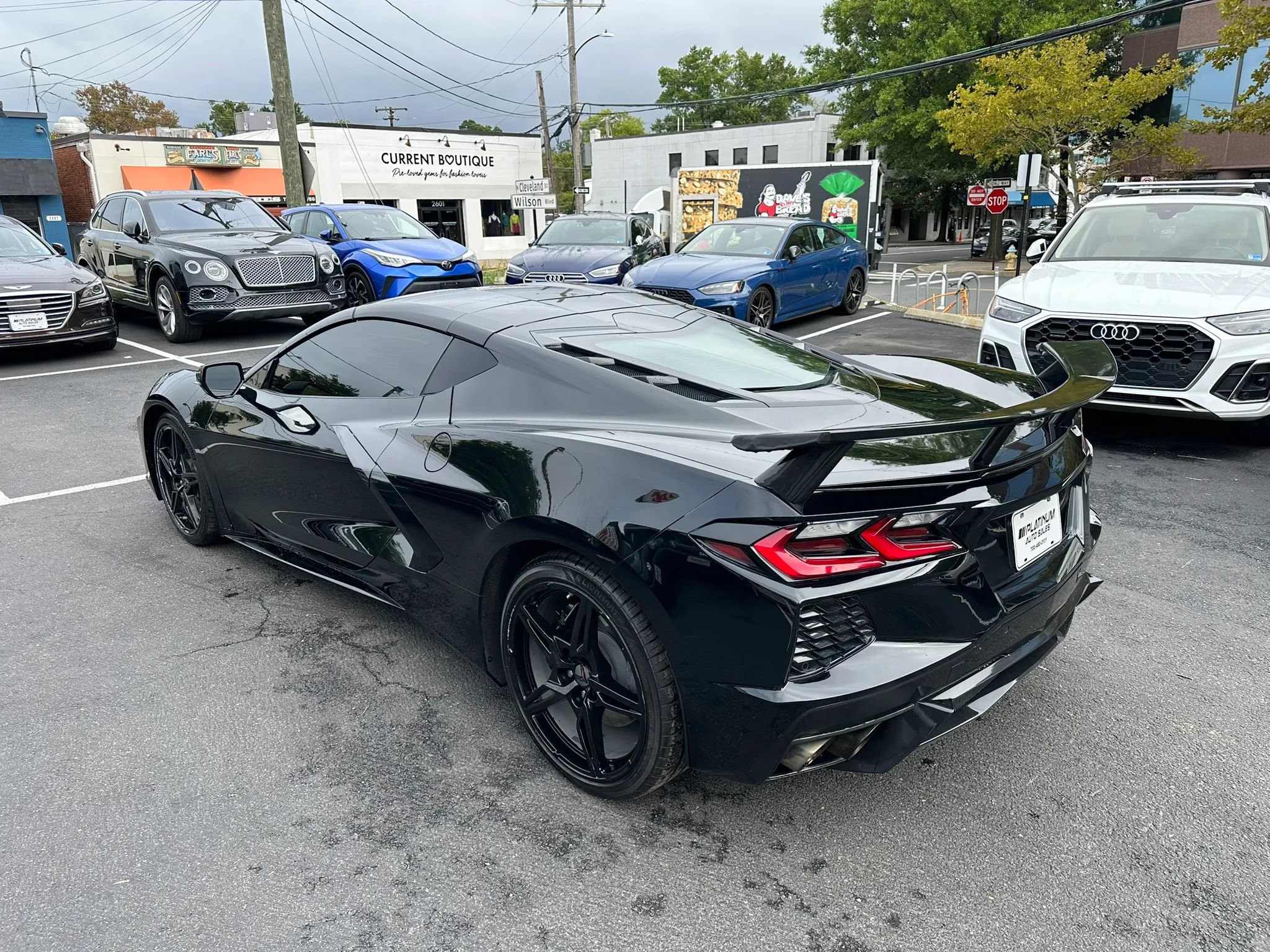 Used 2020 Chevrolet Corvette Stingray Coupe w/ 1LT RWD image 8