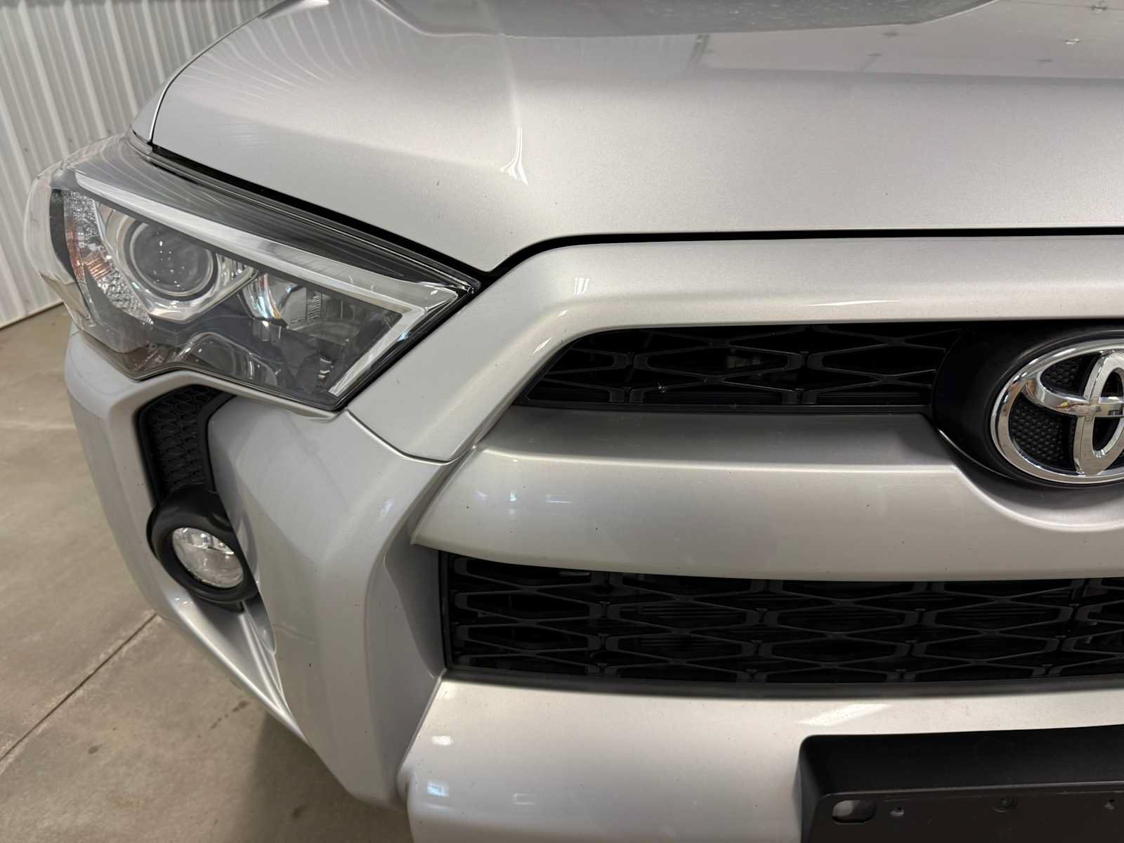 Used 2019 Toyota 4Runner SR5 Premium AWD/4WD image 4