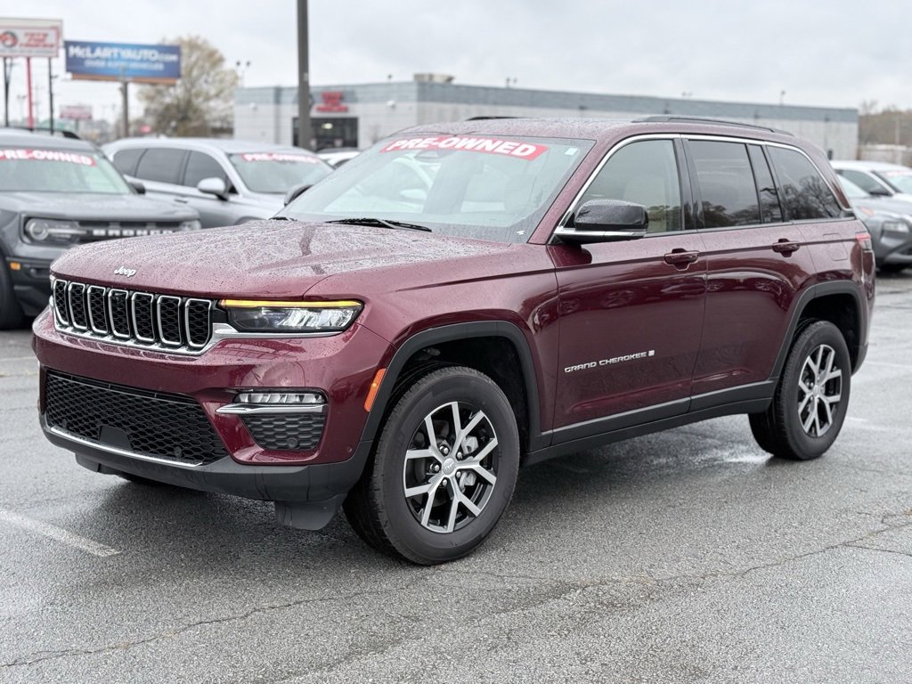 Used 2024 Jeep Grand Cherokee Limited w/ Luxury Tech Group II image 3