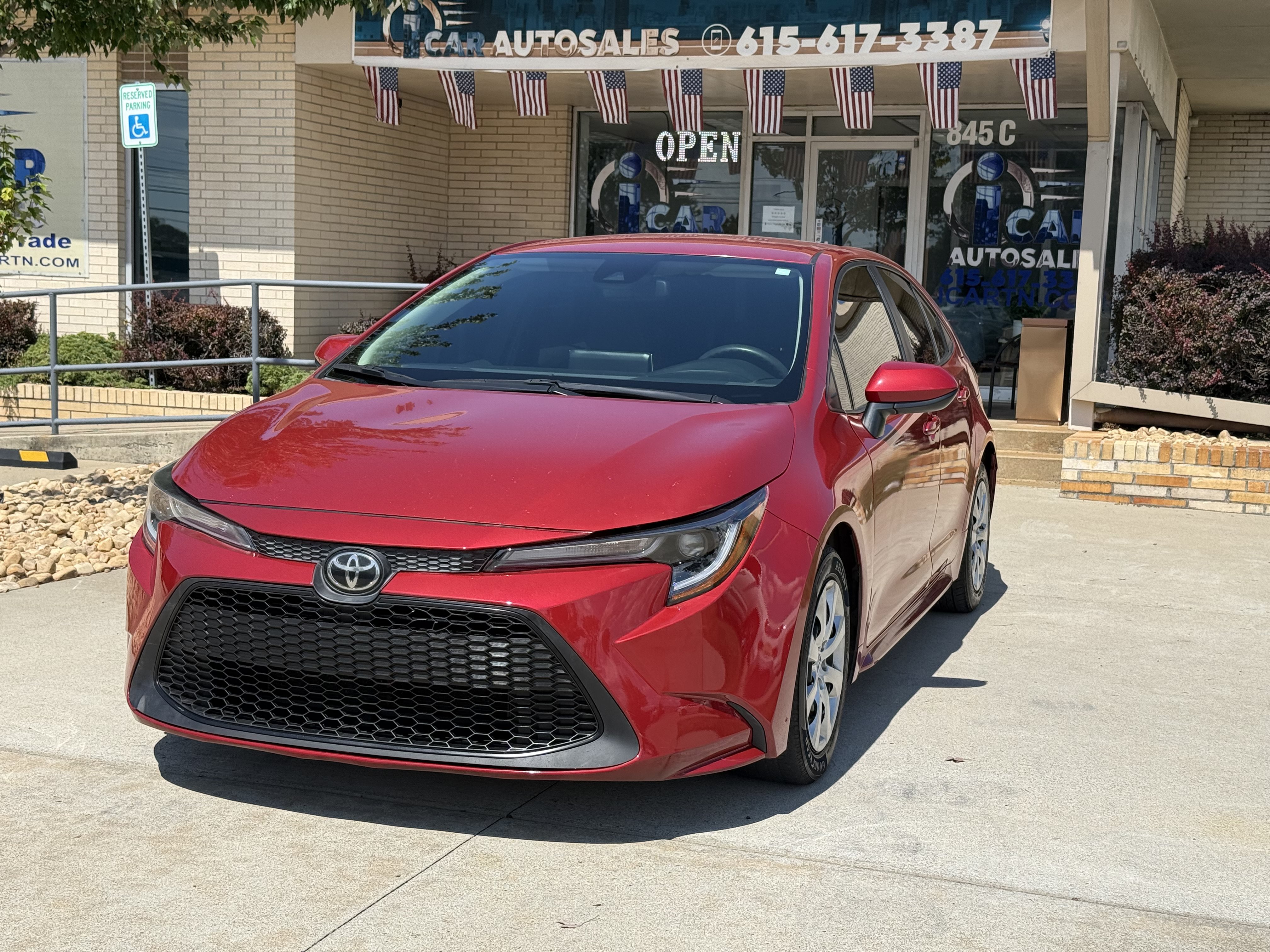 Used 2021 Toyota Corolla LE FWD image 1