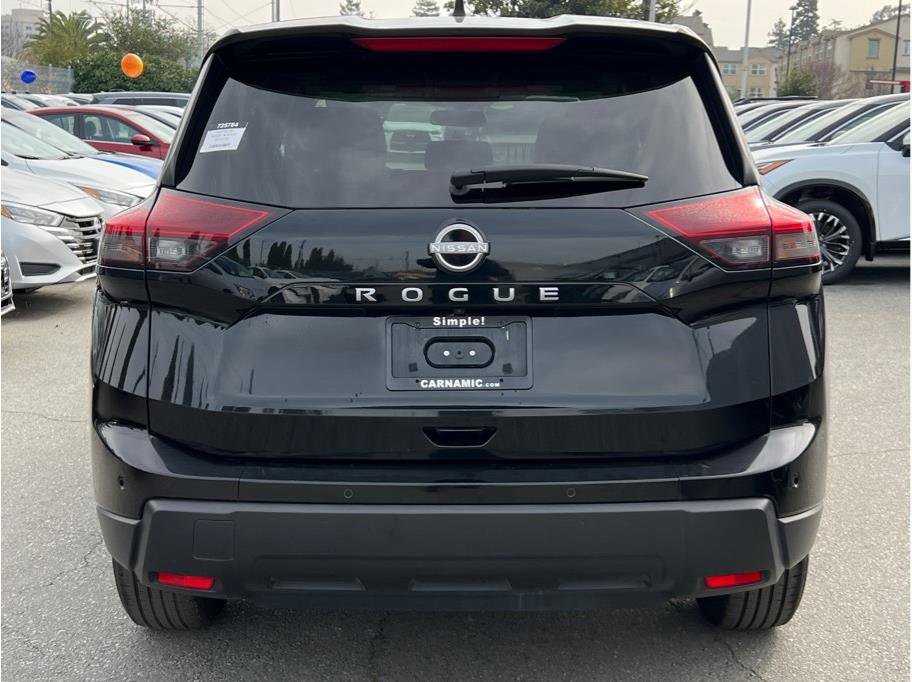 Used 2024 Nissan Rogue S image 4