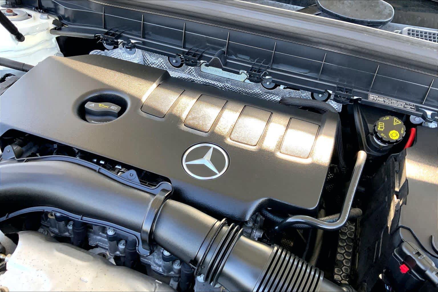Used 2021 Mercedes-Benz GLB 250 w/ Premium Package image 30