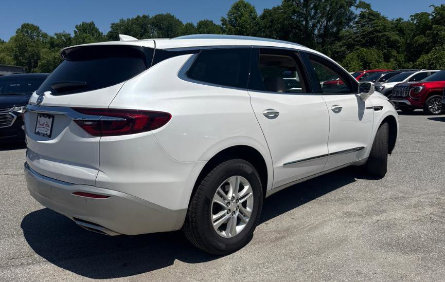 Used 2020 Buick Enclave Essence w/ Sound and Sites Package FWD image 2