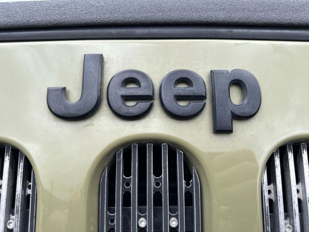 Used 2013 Jeep Wrangler Unlimited Rubicon w/ Connectivity Group image 34