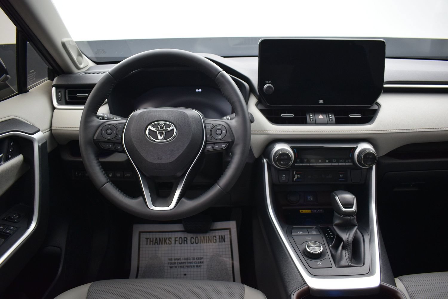 Used 2023 Toyota RAV4 Limited AWD/4WD image 18