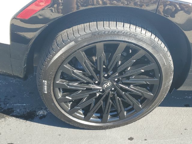 Certified 2025 Hyundai Santa Fe Calligraphy FWD image 6
